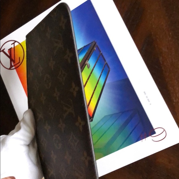 LOUIS VUITTON Monogram Clutch - Picture 7 of 7